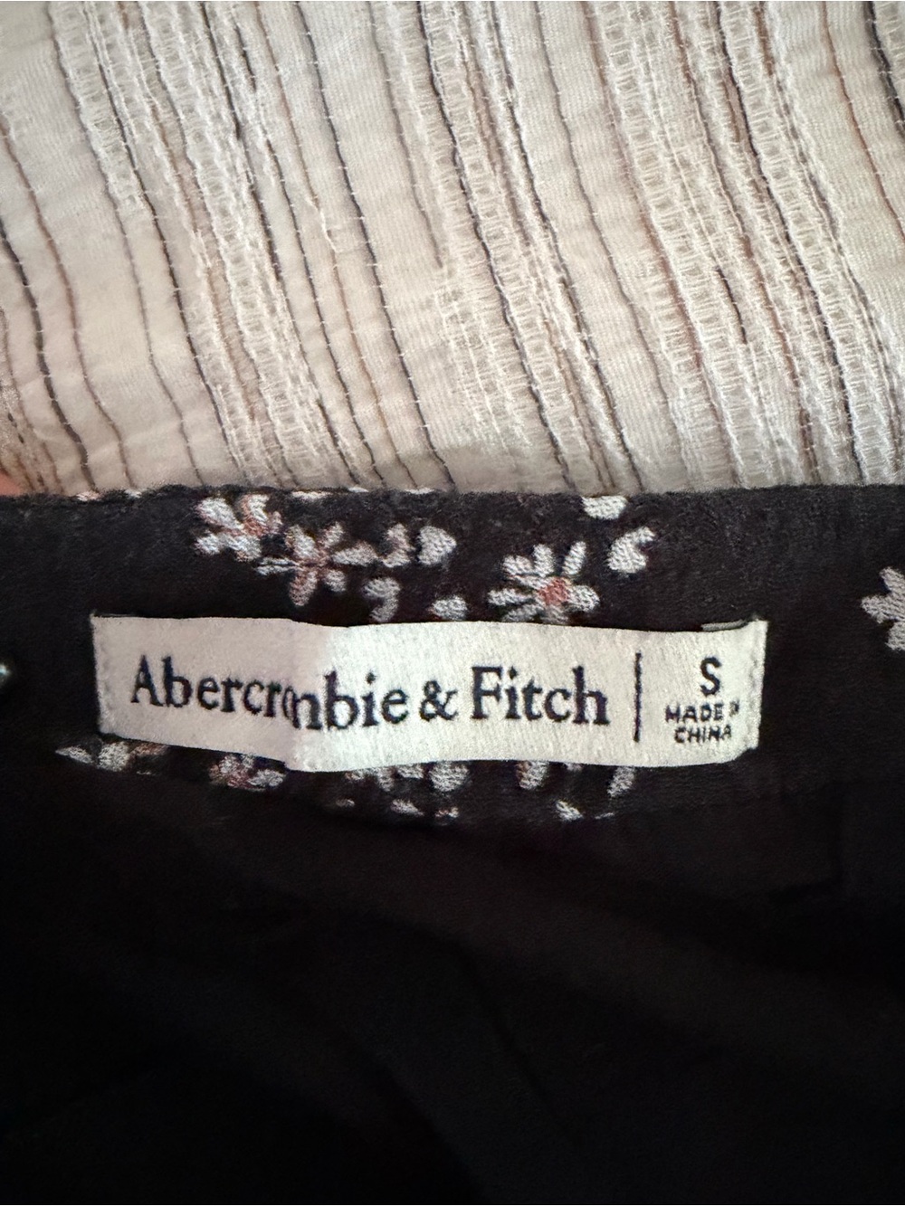 Abercrombie & Fitch Black Floral Ruffle A-Line Skirt size SMALL - Picture 2 of 4